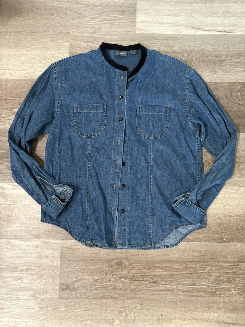 Liz Wear Denim Button-Up Shirt with Contrast Collar - Blue